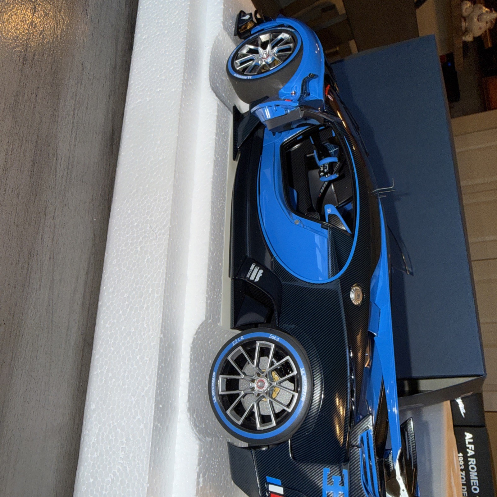 AUTOartBugatti Vision Gran Turismo Diecast Model Car Light Blue/Blue Carbon 1/18