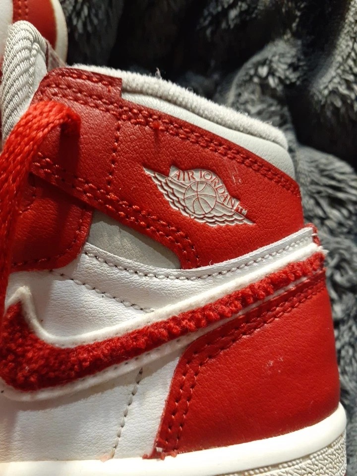 Niños Retro Nike Air Jordan 1 Alto OG Rojo Universitario CU0450-061 talla 8 Niño pequeño Foto 3 de 4