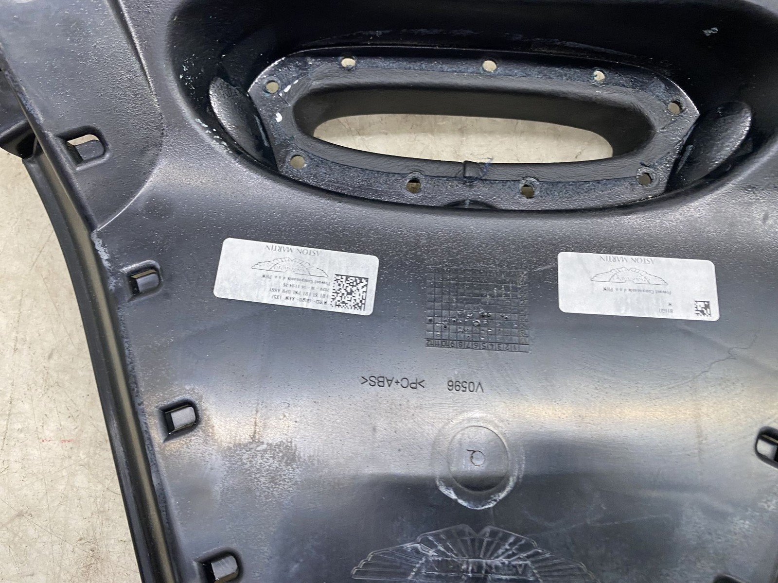 2020-2024 ASTON MARTIN DBX FRONT LEFT DRIVER UPPER HEADREST TRIM PANEL BRACKET