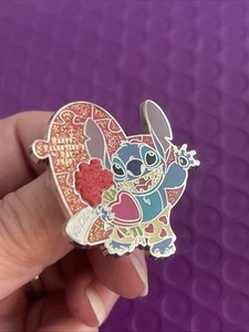 DISNEY STITCH 2010 To LILO Valentine Stitch Pin Nice Details Glitter Roses 3D