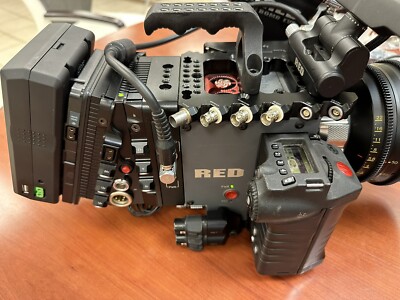 Red Dragon 6K DSMC Camera w/ 7” monitor, side handle,
