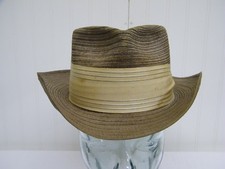 Vintage Mens Aristocrat Smartly Fashioned Size 7 Brown Fedora w/Cream Band