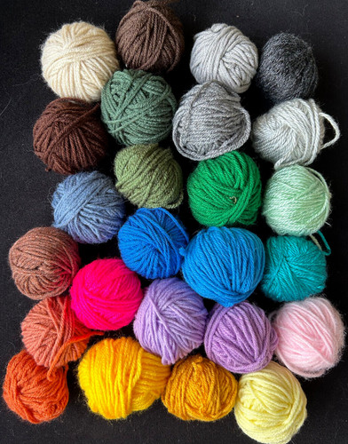 Lot of 25 balls of acrylic scrap yarn for granny squares etc - 10+oz mixed color