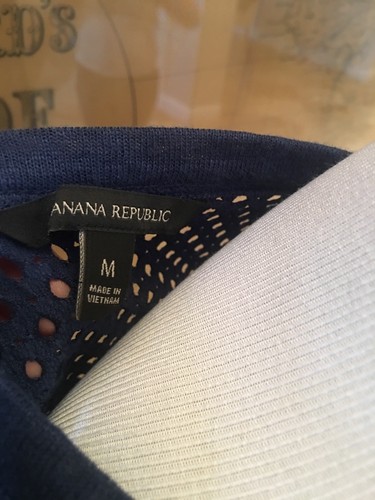 Banana Republic Women’s Blue Sleeveless Top Size Medium - Picture 6 of 6