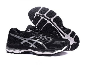 asics gel nimbus 17 negras