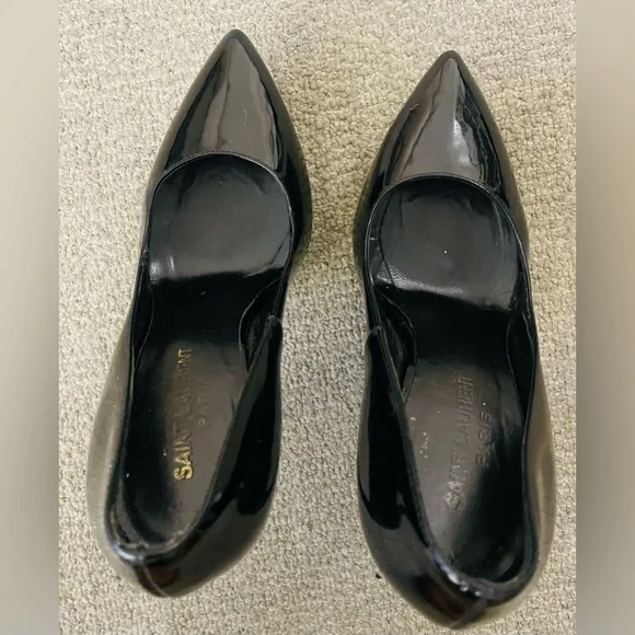 SAINT LAURENT tacco a spillo plateau nero in vernice