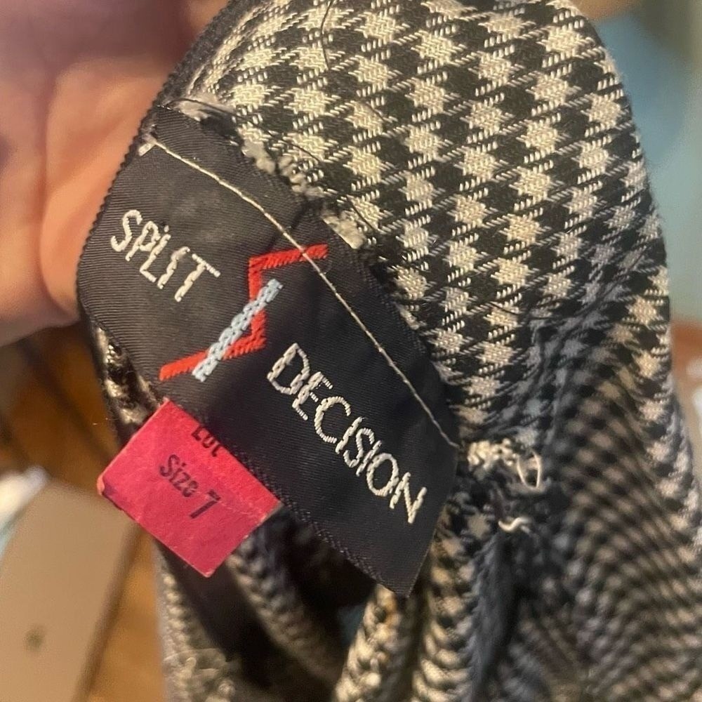 Split Decision TurtleNeck Houndstooth Shoulder Pa… - image 6
