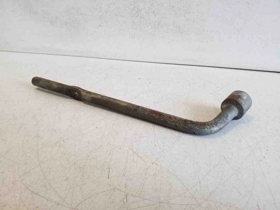 SUZUKI GRAND VITARA II JT, TE, TD WHEEL WRENCH 1.9 DIESEL 2007 32177015 - Image 2 of 2