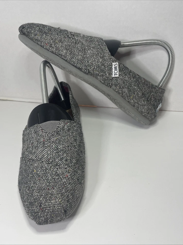 Zapatos mocasines TOMS clásicos blancos y negros con manchas de color sin cordones para mujer talla 7 Foto 2 de 4
