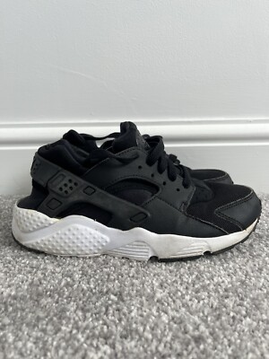 Nike Air Huarache schwarz-weiß Größe 3,5 UK Oreo Farbvariante