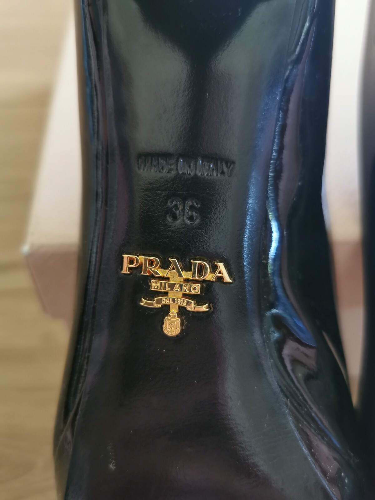 Genuine PRADA Vernice Basic Black pointed toe pum… - image 5