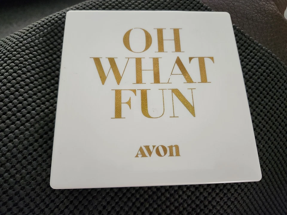 NUEVA Mega Paleta de Maquillaje Avon Oh What Fun Vacaciones Navidad  Foto 4 de 4