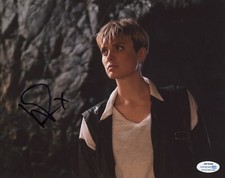Wallis Day Batwoman Autographed Signed 8x10 Photo ACOA