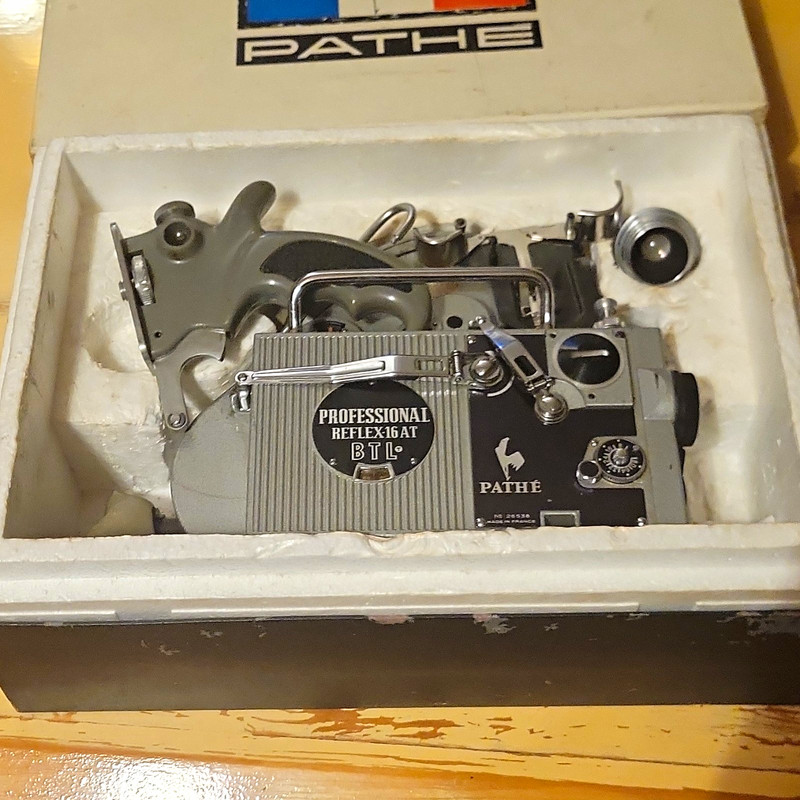 Pathe Professional Reflex-16 AT BTL 16mm Reflex Movie Camera Manual Focus 26538