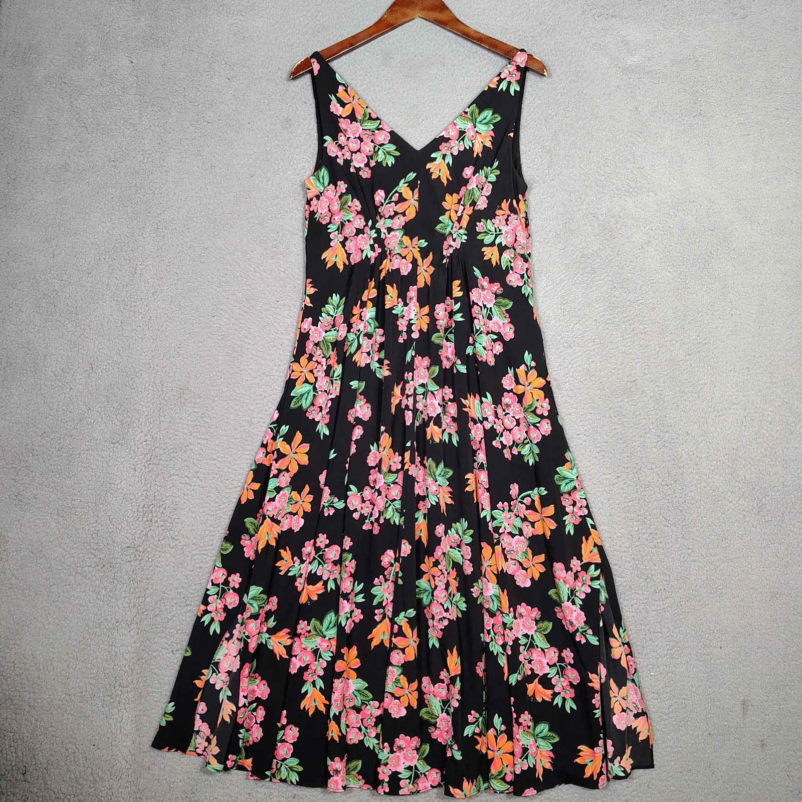 Ann Taylor Maxi Dress Women's 8 Black Floral Pleated V-Neck A-Line Preppy Modest