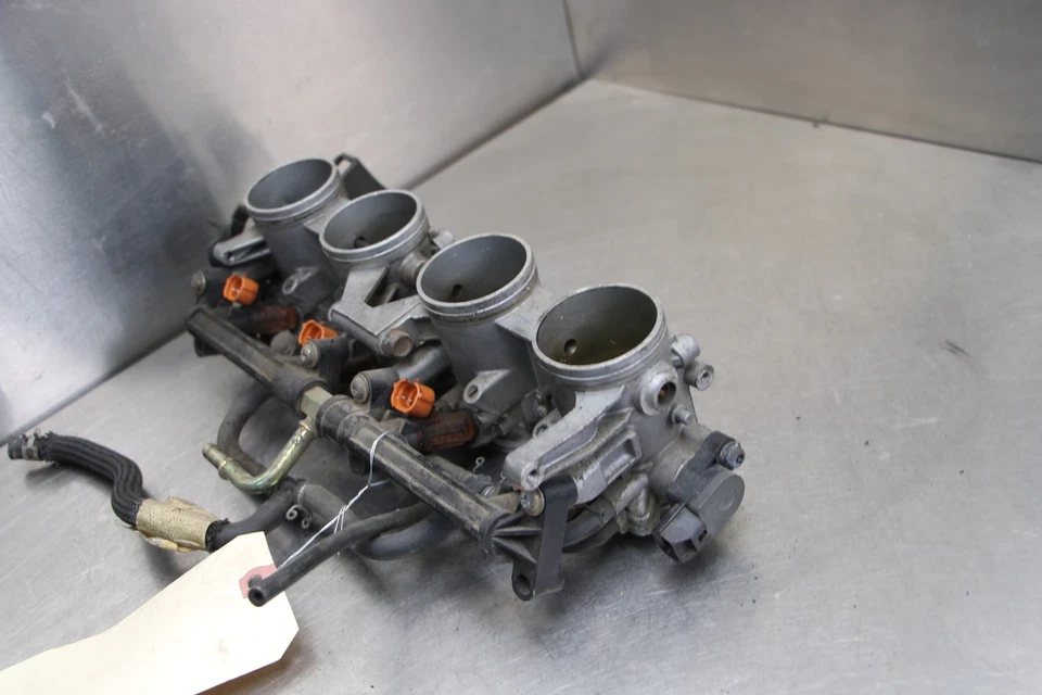 04-05 SUZUKI GSXR600 GSXR 600 Throttle Bodies Foto 2 de 4