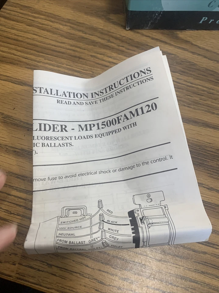 Lightolier Controls MP1500FAM120-W Slide Dimmer  - Imagem 2 de 4