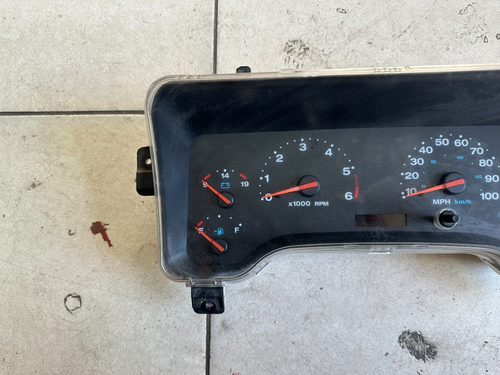 2003 - 2006 JEEP WRANGLER TJ SPEEDOMETER CLUSTER OEM 217K MILES 56047016 - Picture 2 of 8