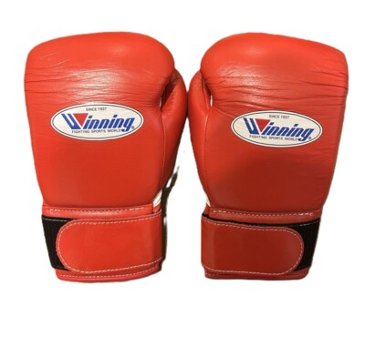 Winning Gloves 8 oz. Red Boxing MS-200-B Used Near Mint Winning Gloves 8 oz. Red Boxing MS-200-B Used Near Mint
