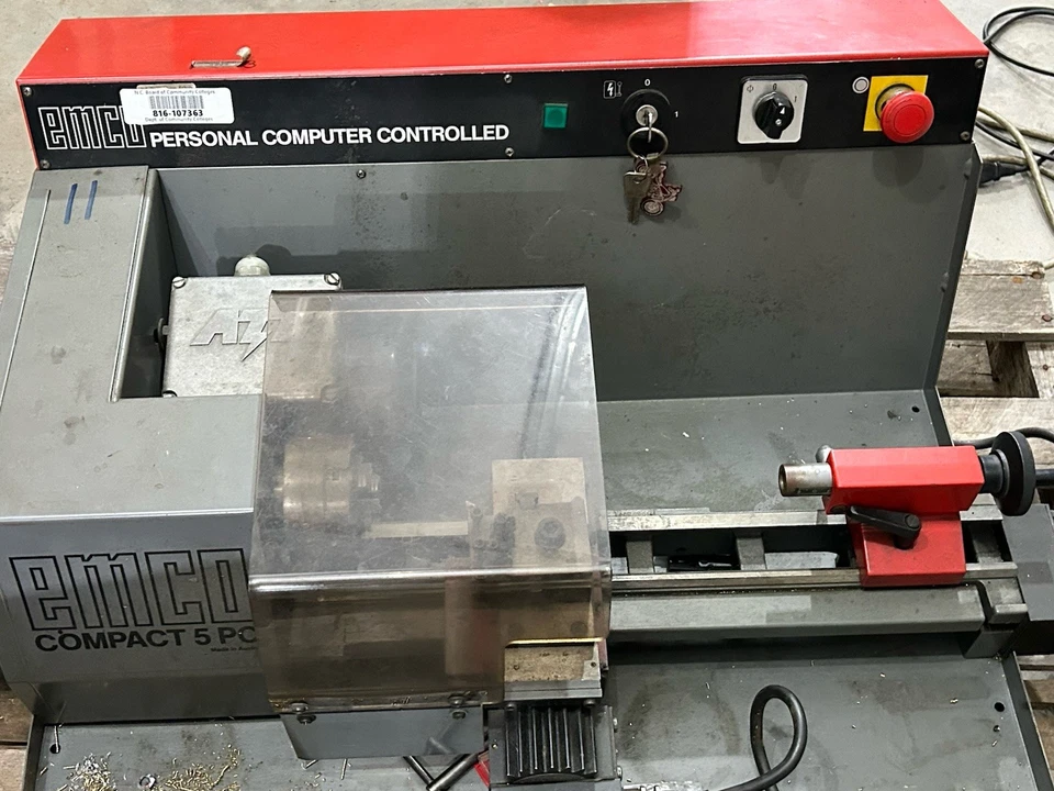 Máquina de torno compacta EMCO 5, computadora y monitor, se puede enviar Foto 3 de 4