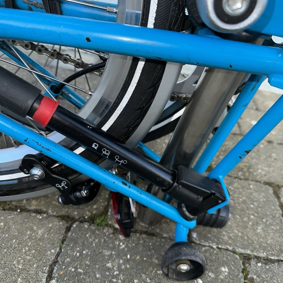 Brompton M6L Folding Bike Barely Used., photo 4 of 5