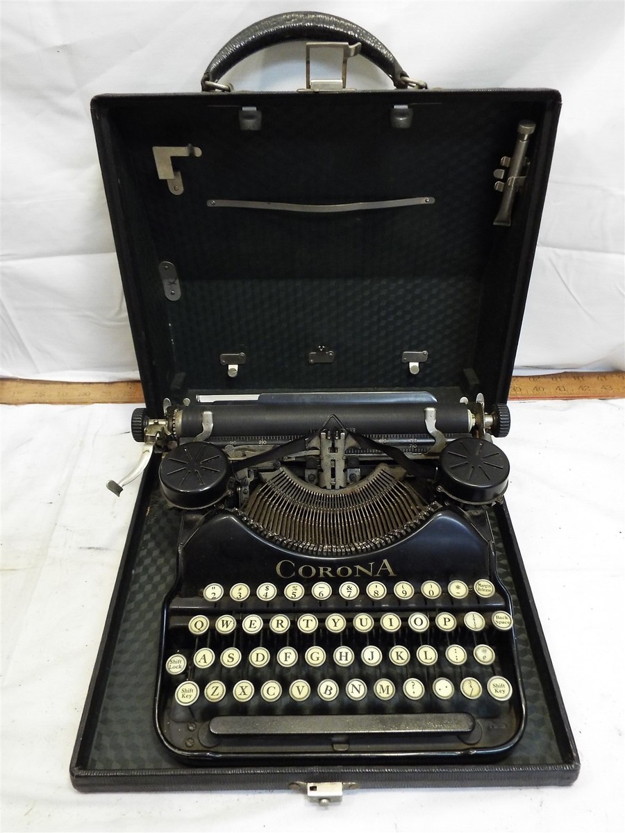Clean Antique 1928 Smith Corona Four 4 Portable Typewriter w/ Case