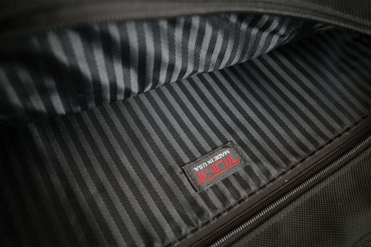 Tumi 225D3 Black Carry-on Travel Overnight Bag Case with Shoulder