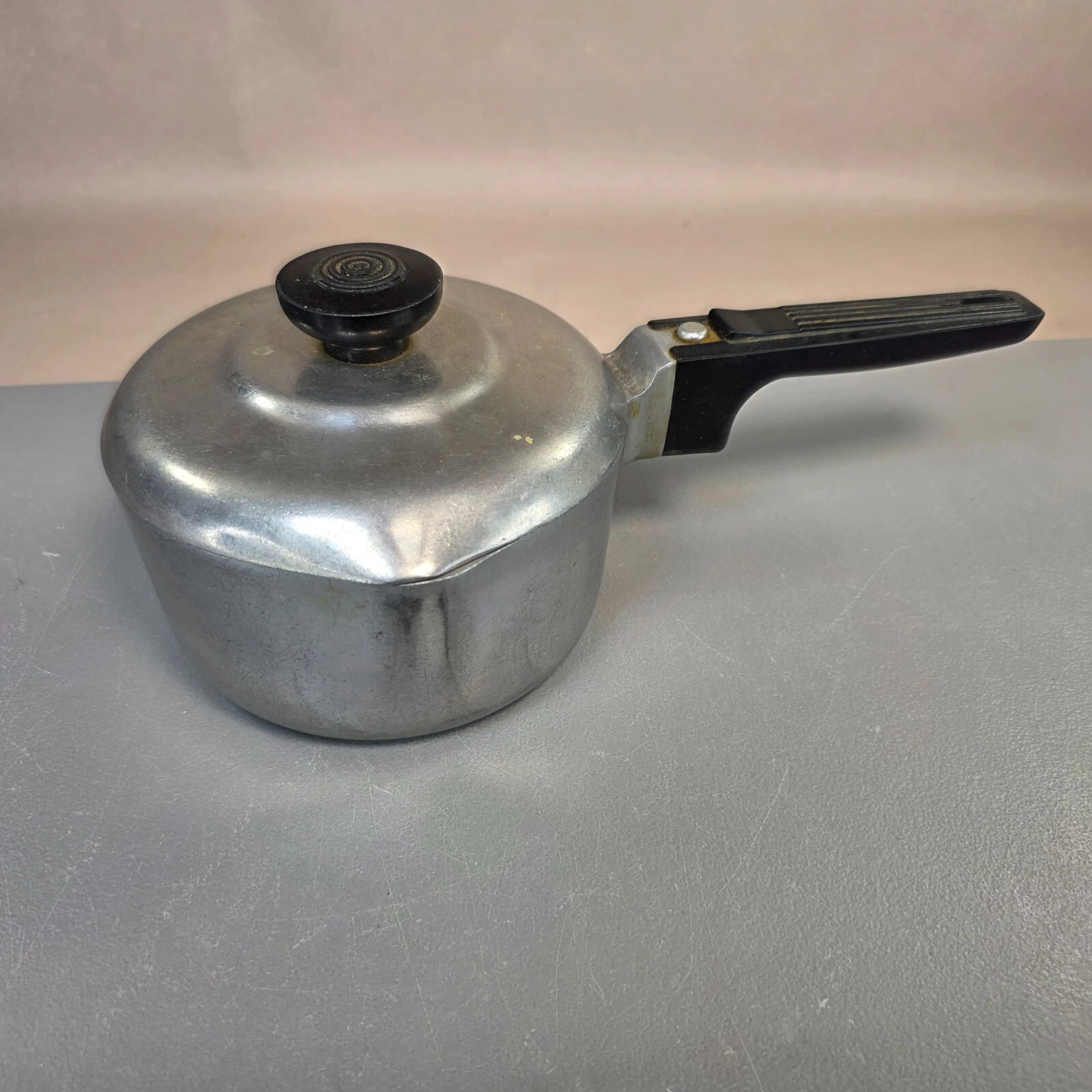 Wagner Ware Sidney Magnalite Saucepan With Lid 1.5 Quart 4681 1/2M Double Spout