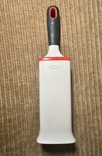 Oxo Good Grips Furlifter - Highly rated Buy It For Life recommendation