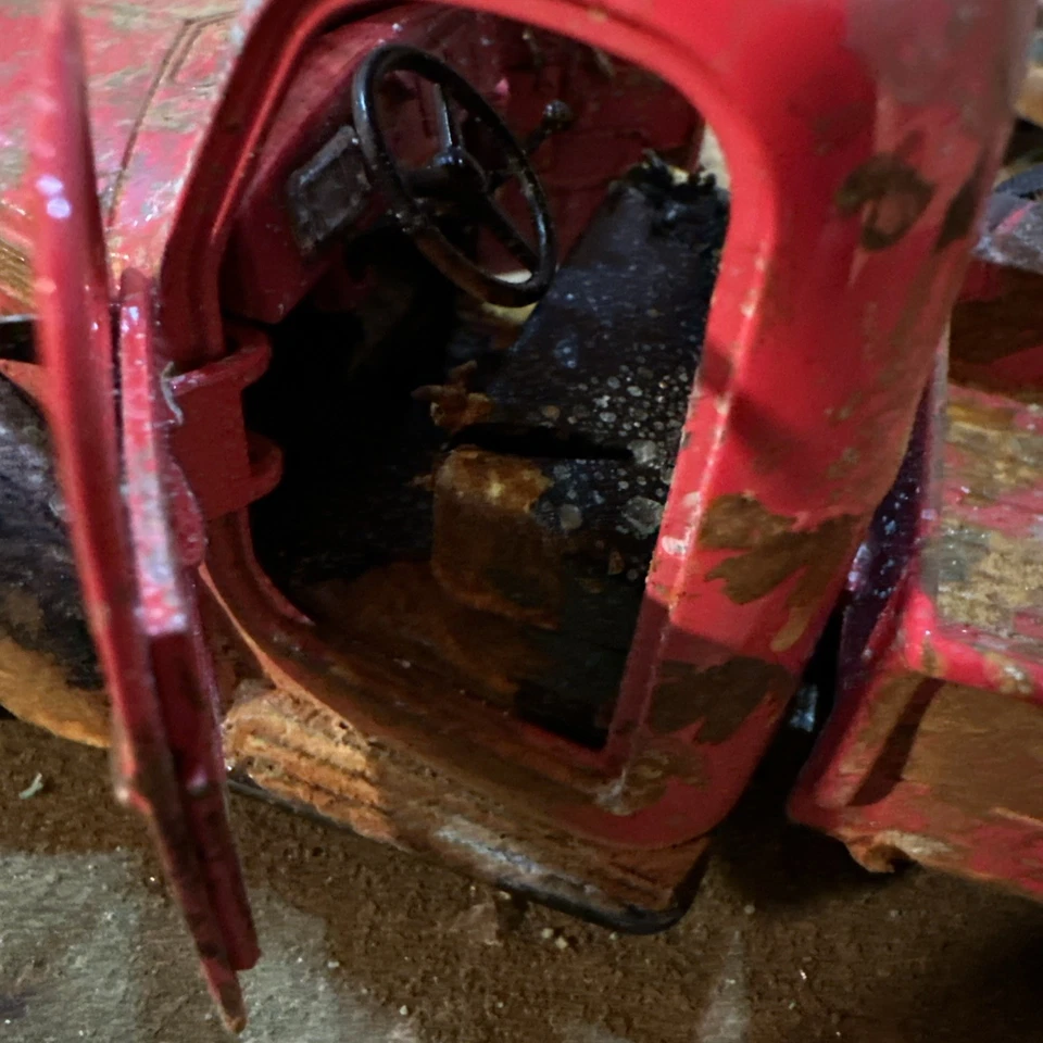 1938 International D2 Pickup - Barn Find Cars - 1:25 DIECAST - Weathered - Image 4 of 4