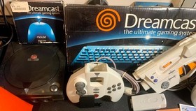 Big NES/Dreamcast/Saturn/SNES/WII GAME LOT w/Custom Dreamcast & Much More! READ