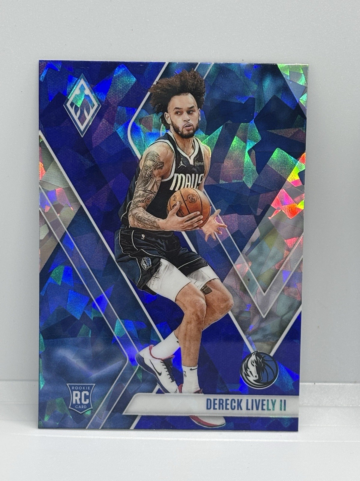 2023-24 Panini Phoenix - Rookies Dereck Lively #290 Blue Ice (RC)