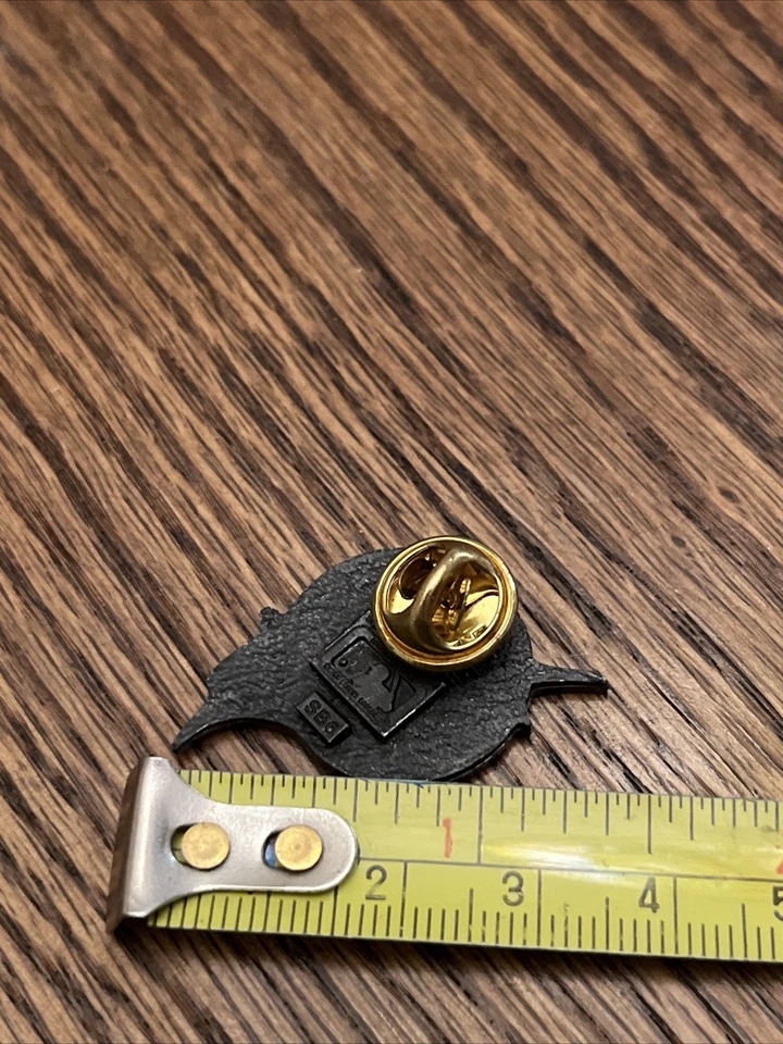 Florida Marlins Retired Logo Sports Team 1" Hat / Lapel Pin by Siskiyou Pewter - Image 2 of 2