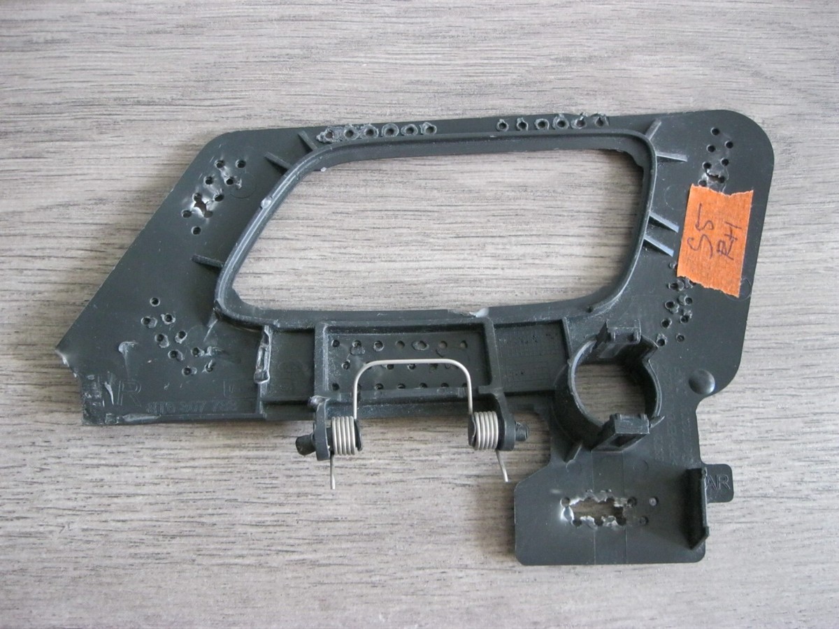 13-16 AUDI S5 A5 S-Line RIGHT Headlight Washer Cover Frame Bracket