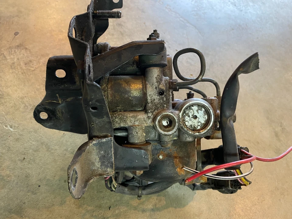 93 94 1993 LEXUS LS400 BOMBA ABS CON CONTROL DE TRACCIÓN FRENOS ANTIBLOQUEO Foto 3 de 4