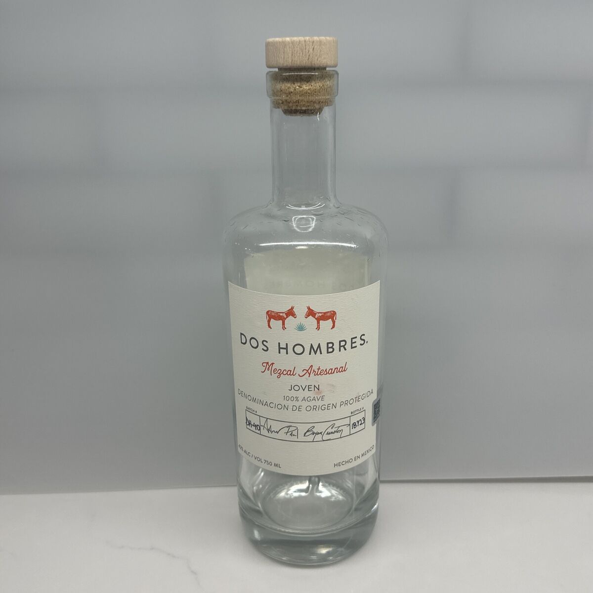 Dos Hombres Mezcal Empty Bottle Aaron Paul & Bryan Cranston Dos Hombres Mezcal Empty Bottle Aaron Paul & Bryan Cranston
