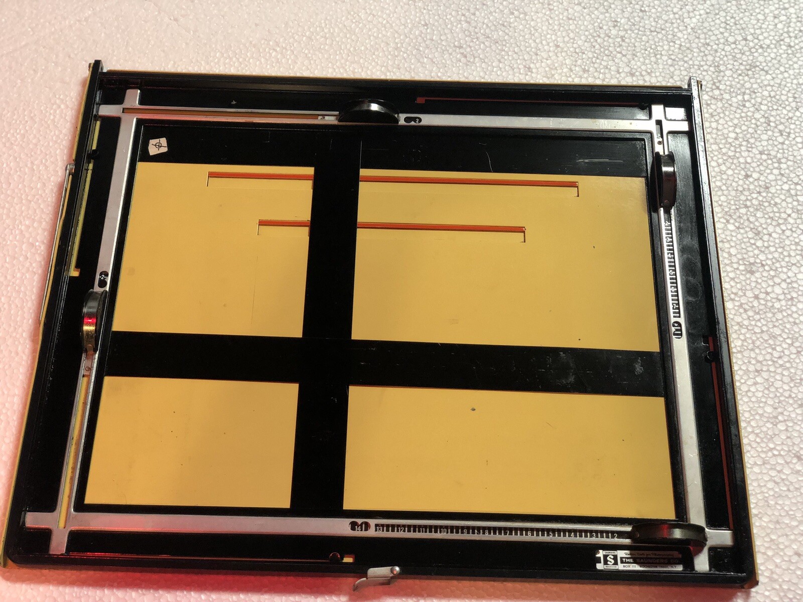 Saunders 11x14 4 Blade Easel Darkroom photo Paper Easel great Working