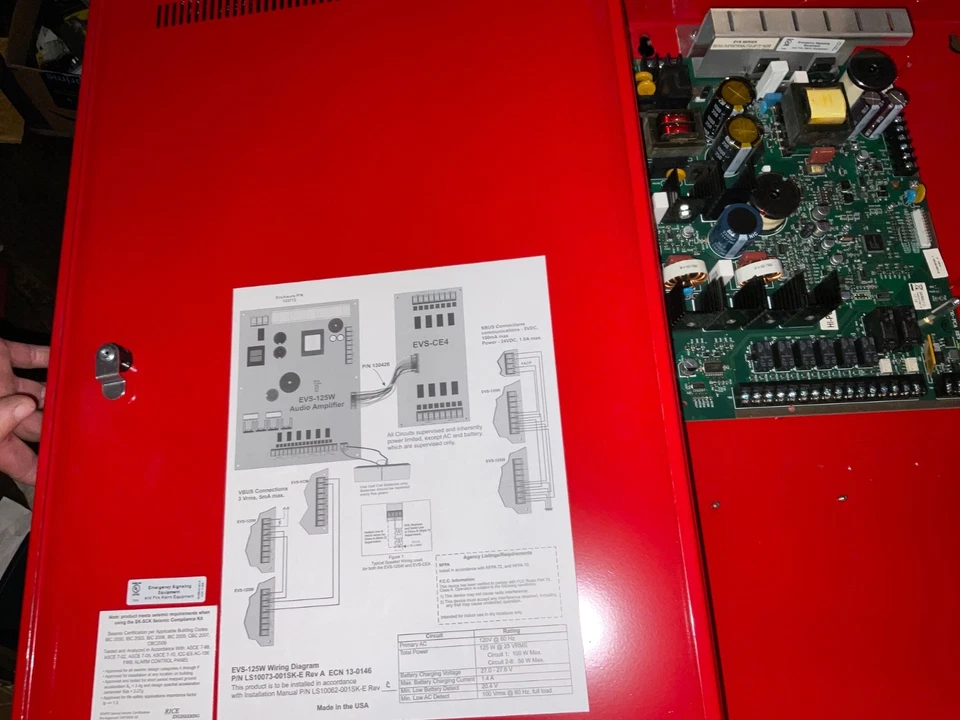 Gabinete amplificador sistema de voz de emergencia Honeywell Silent Knight EVS-125W Foto 3 de 4