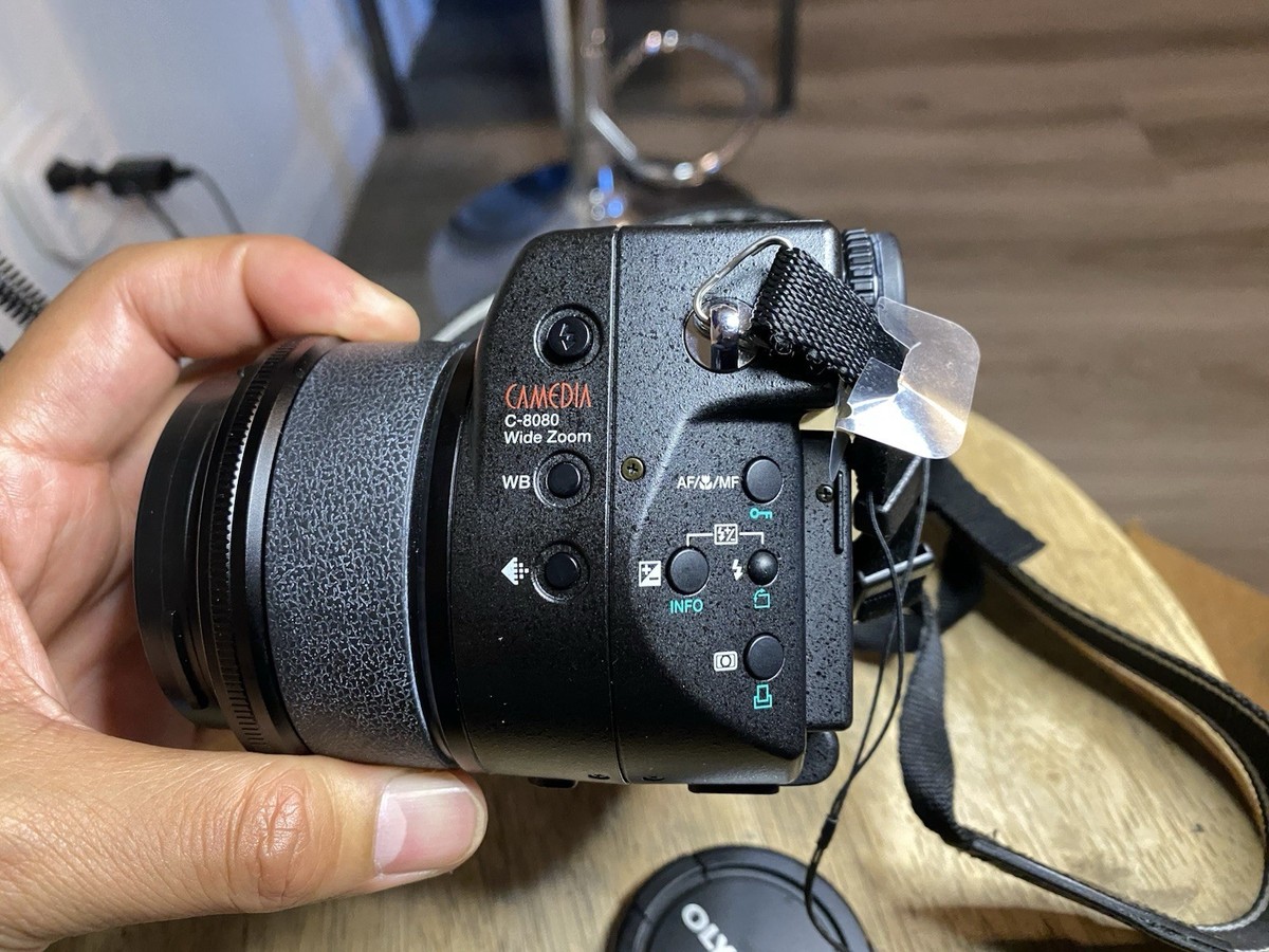 Olympus CAMEDIA C-8080 Digital Camera TESTED WORKS - NO BATTERY