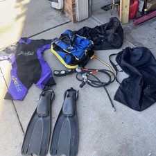 Lotto attrezzatura subacquea e snorkeling, SEATEC BCD, muta corta, pinne e 2 sacchetti