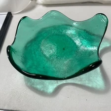 VTG Blenko MCM Green Free Form Amoeba Centerpiece Bowl (maybe #633 Wayne Husted)