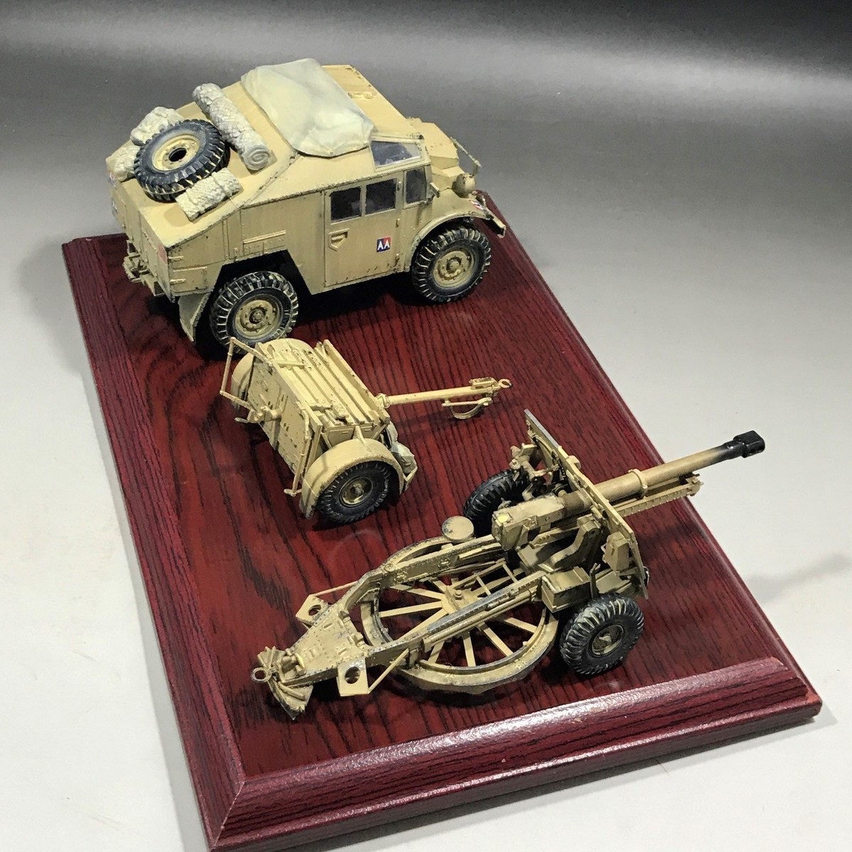 1/35 Built British Quad Gun tractor & 25pdr. Field Gun w/ammo