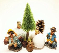 Deko Figur Tourist Rucksack Eule Tanne Foto Wald Urlaub Reisen Geschenk Wandern