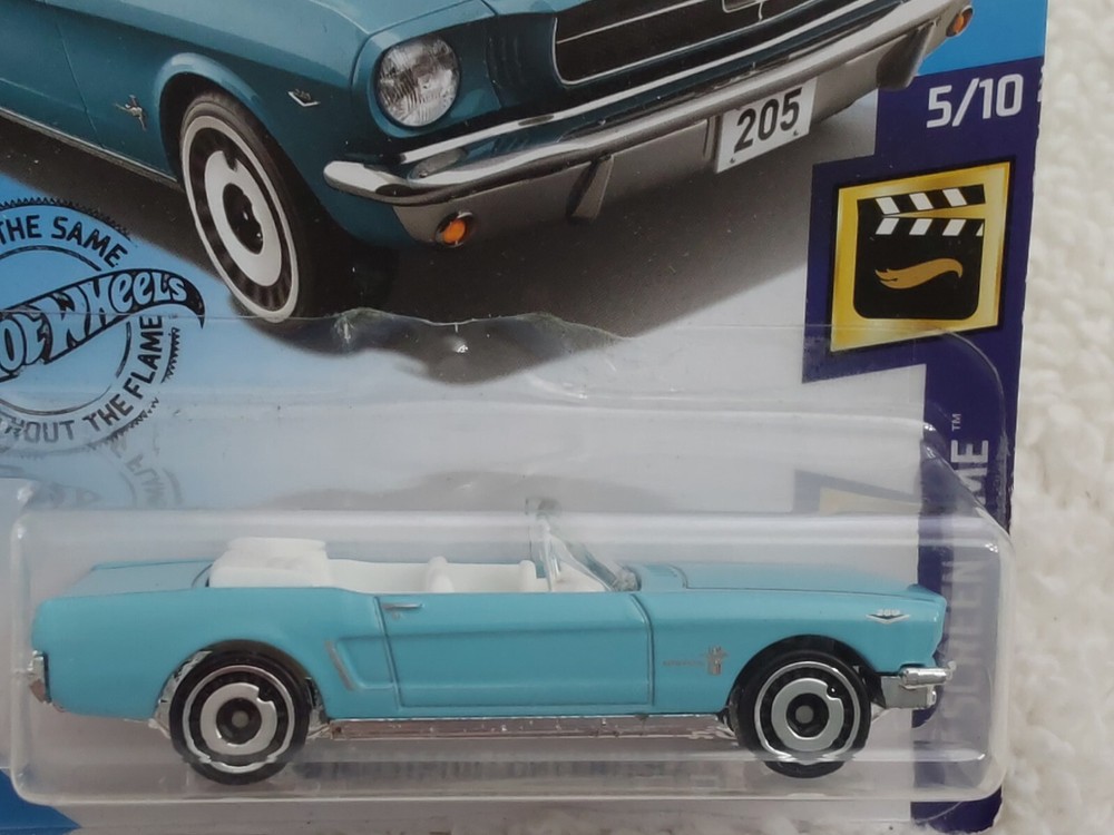 Hot Wheels '65 Ford Mustang Convertible Thunderball 007 Race Collectibles Cars