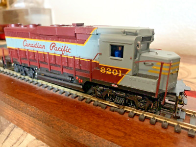 CANADIAN PACIFIC GP30 EMD LOCO -BURGUNY -DC -HO Scale -''SPECTRUM ''- NEW  OOP