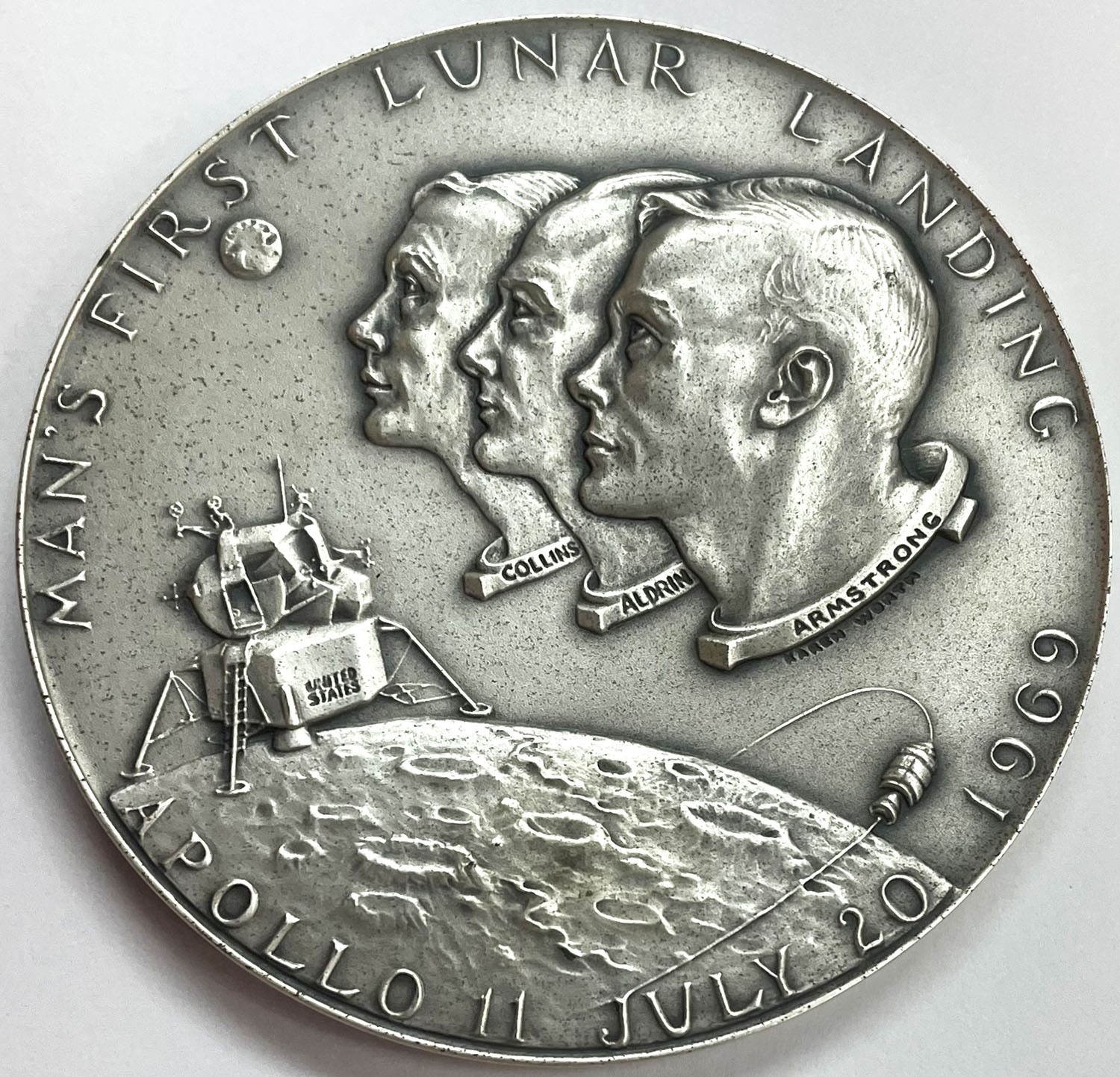 1969 SILVER APOLLO 11 MOON LANDING MEDALLIC ARTS 136  grams 63mm 999 MEDAL #1562