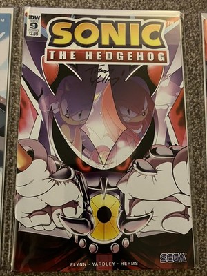Signed by artist Tracey Yardley! - IDW Sonic the Hedgehog #9 (Cover A)