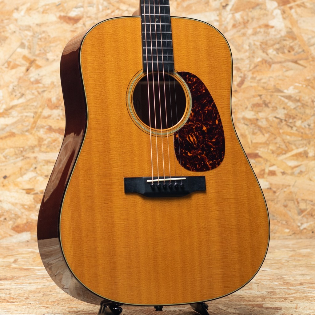 Martin D-18 2013 Acoustic Guitar Used
