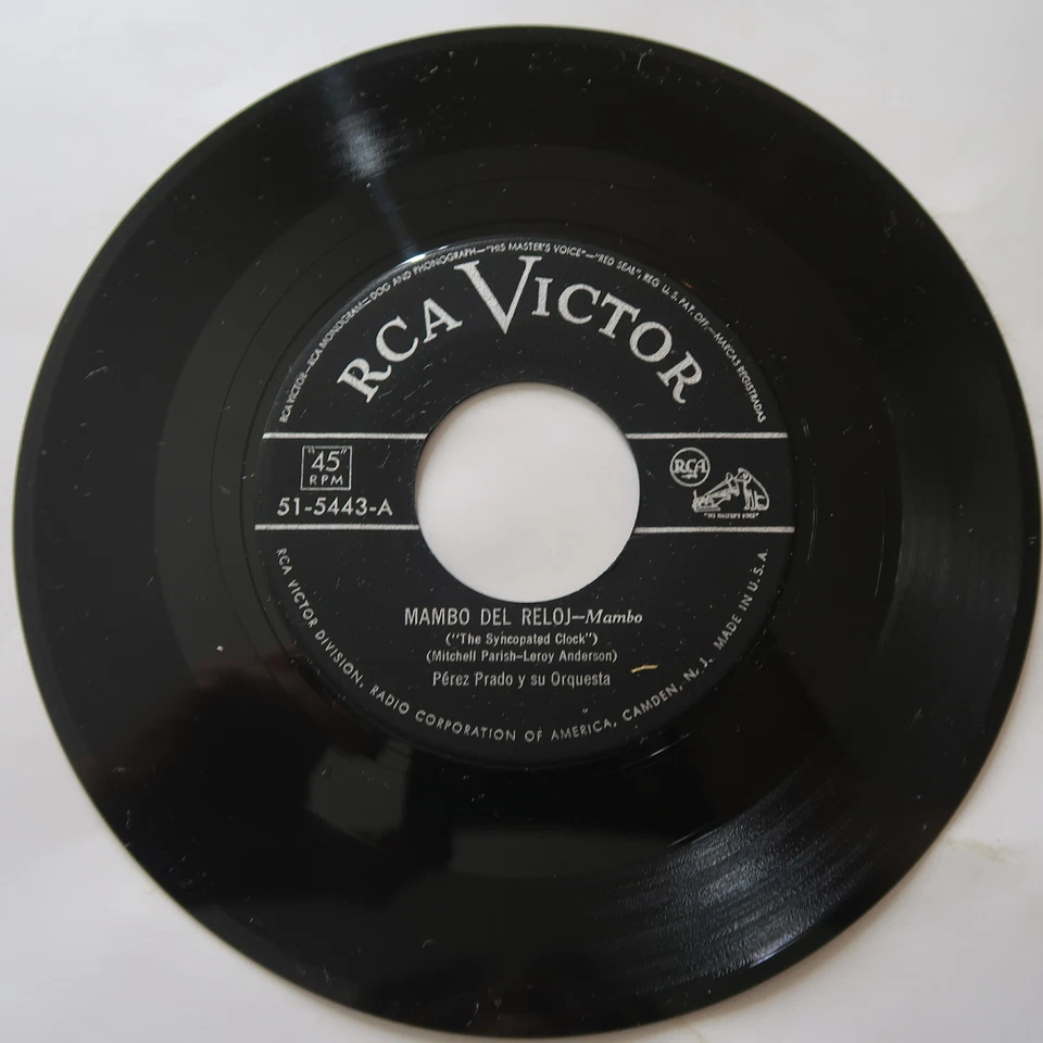 PEREZ PRADO MANHATTAN MAMBO, MAMBO DEL RELOJ VINYL 45 RCA VG 10-141 - Image 2 of 2