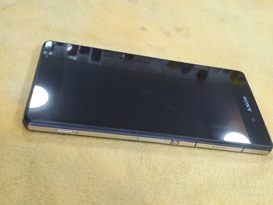 TG125 Sony Xperia Z2 D6503 MOBILE PHONE READ DESCRIPTION - Image 2 of 4